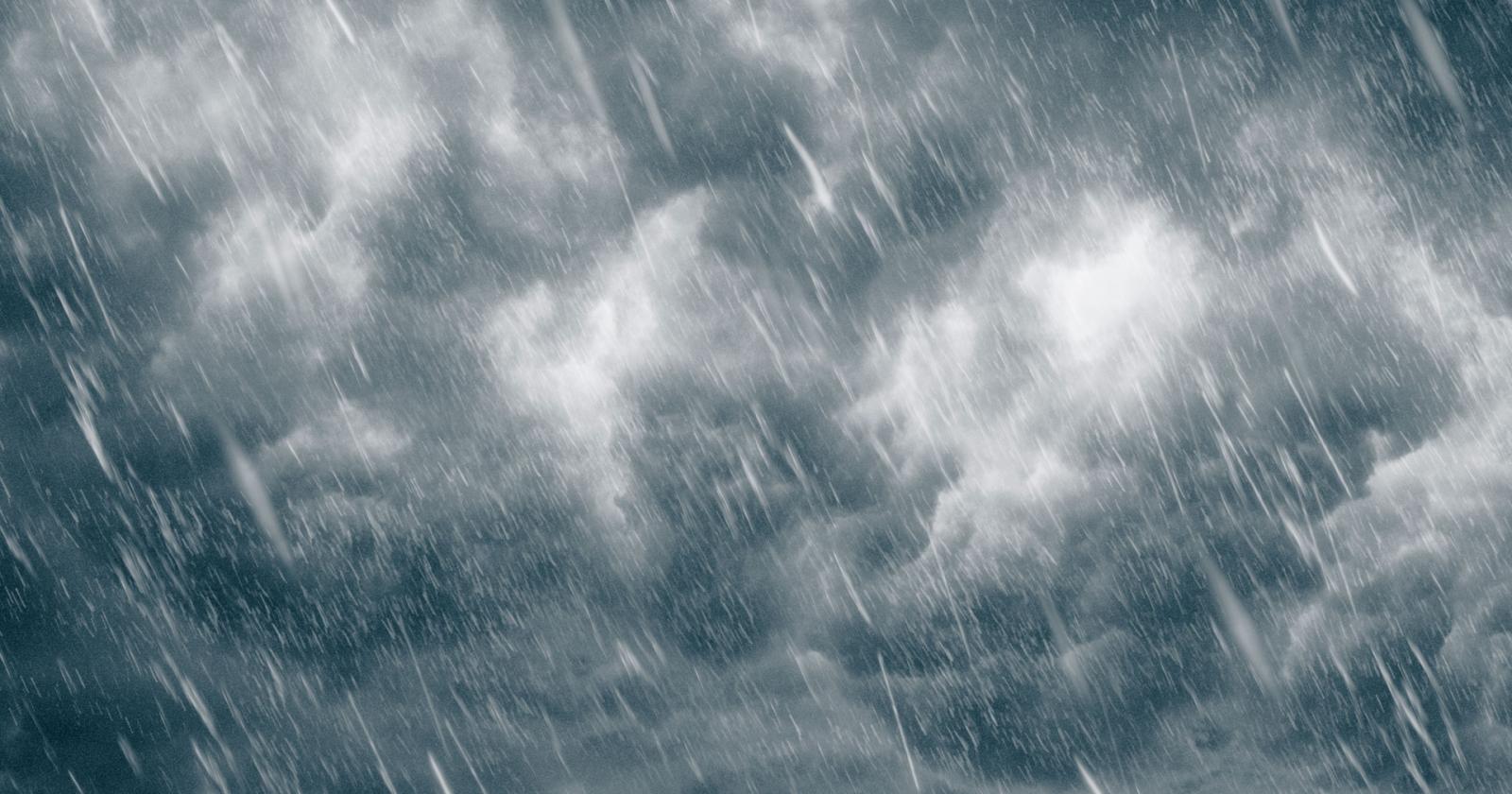 il Nord nella morsa del maltempo: allerta rossa in Lombardia, l’ex uragano Erin spinge la burrasca