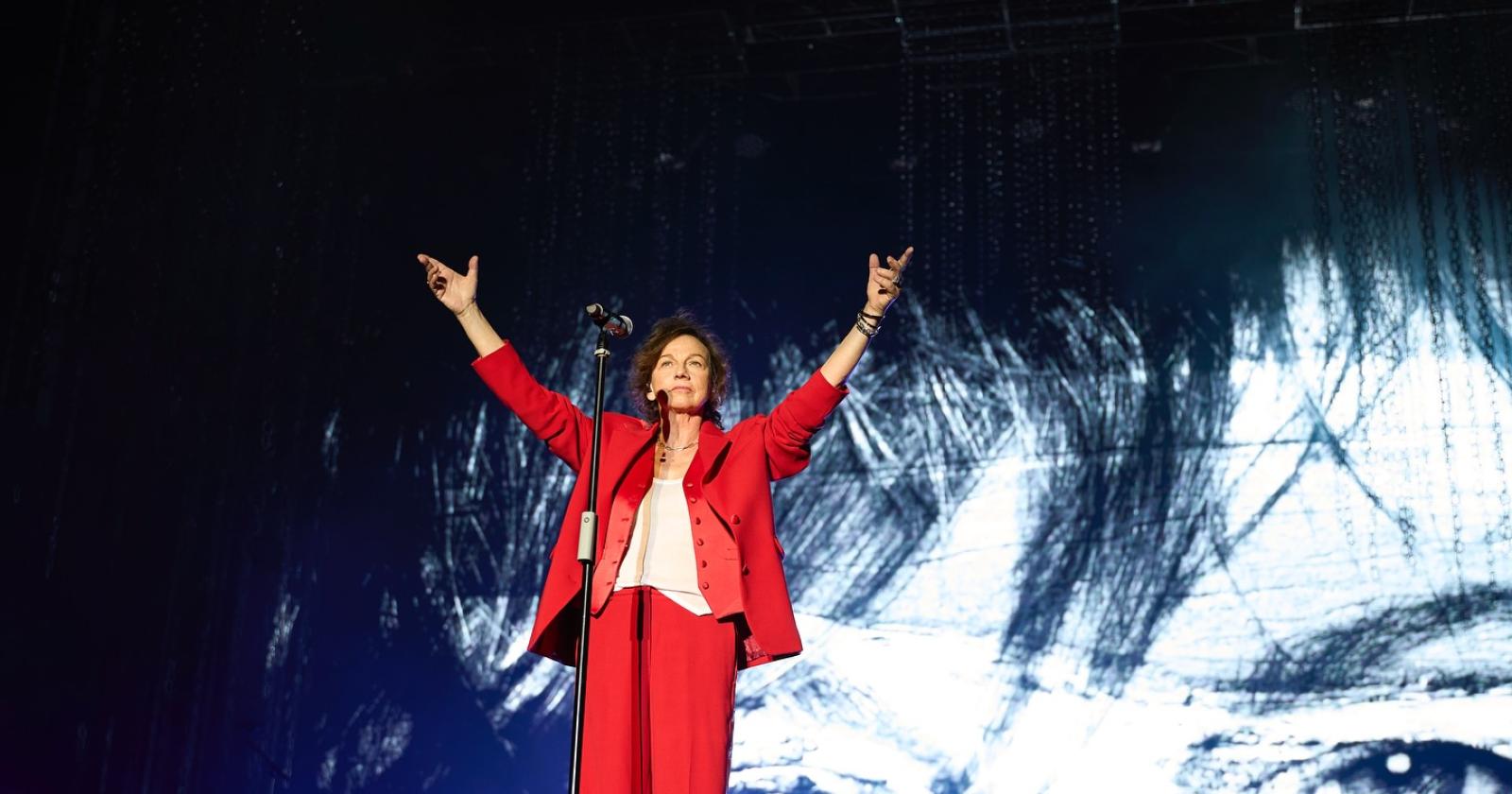 Gianna Nannini, visita a sorpresa al primo giorno del Buskers: premiato Tribal Need