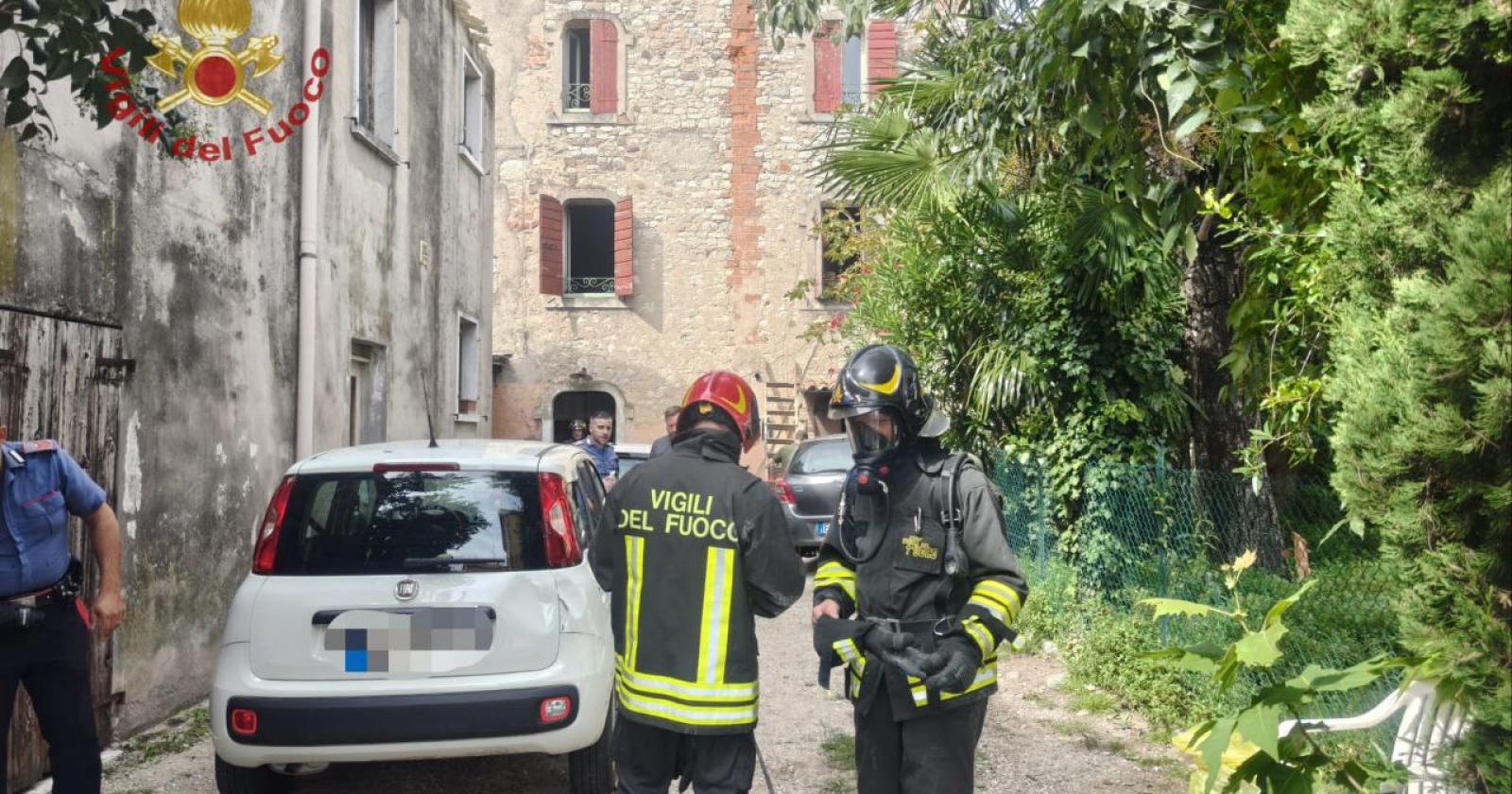 incendio nel centro storico di Lazise: muore una 72enne, intossicato il fratello