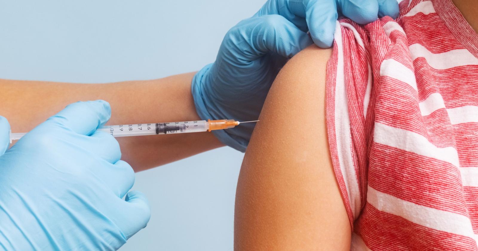 Vaccini, l’Italia perde il passo sugli adolescenti: meningite B e Hpv, coperture sotto gli obiettivi