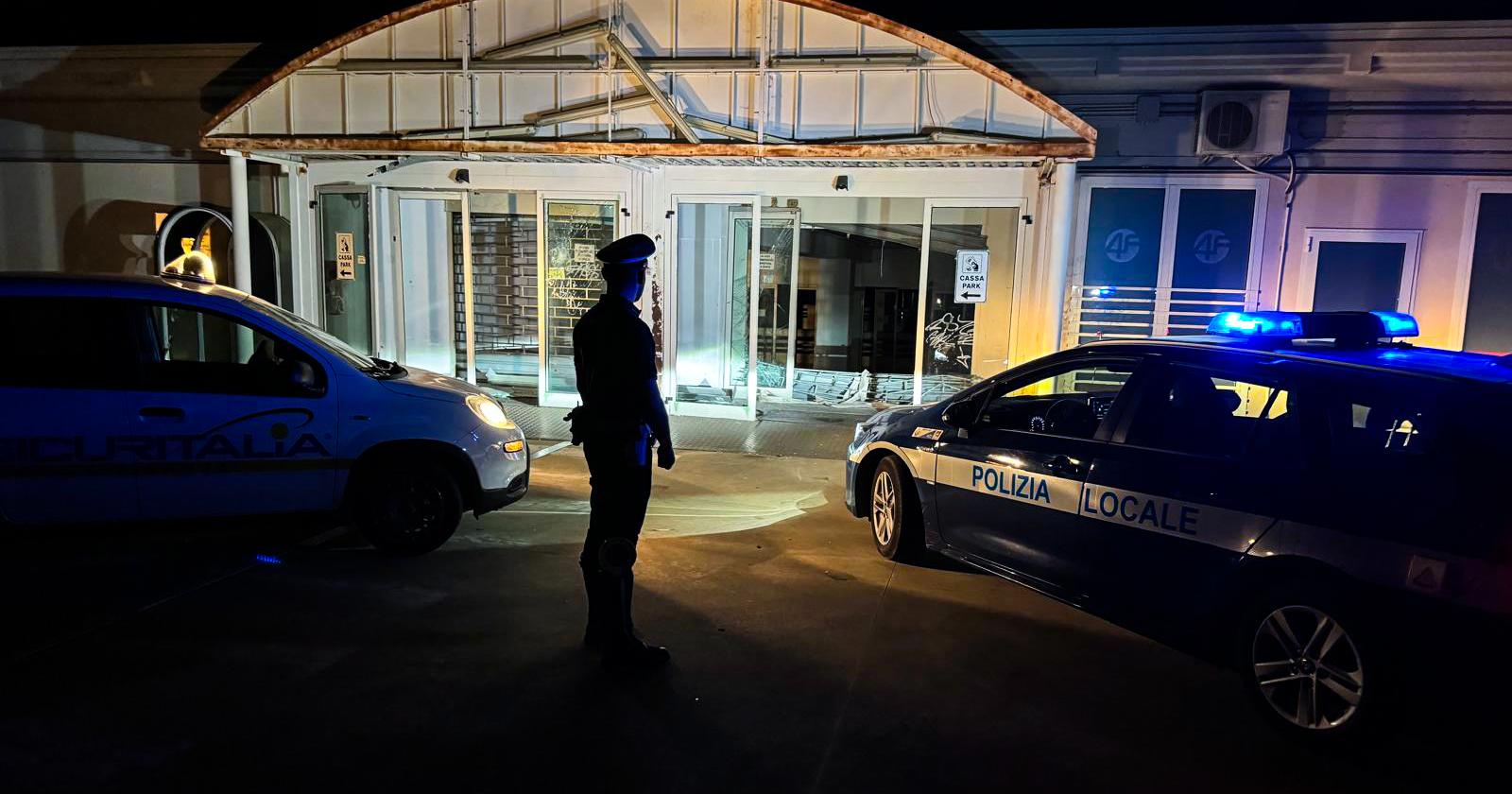 La polizia locale in strada anche di notte