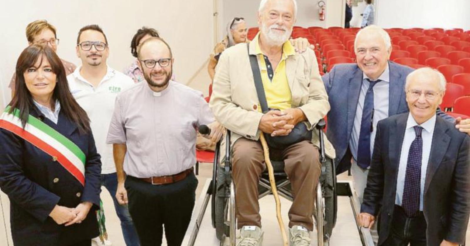 Il palco della sala accessibile a tutti
