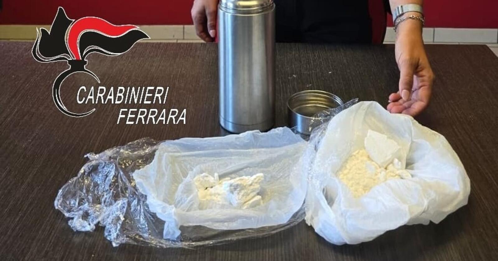 Due etti di cocaina nascosti in borraccia
