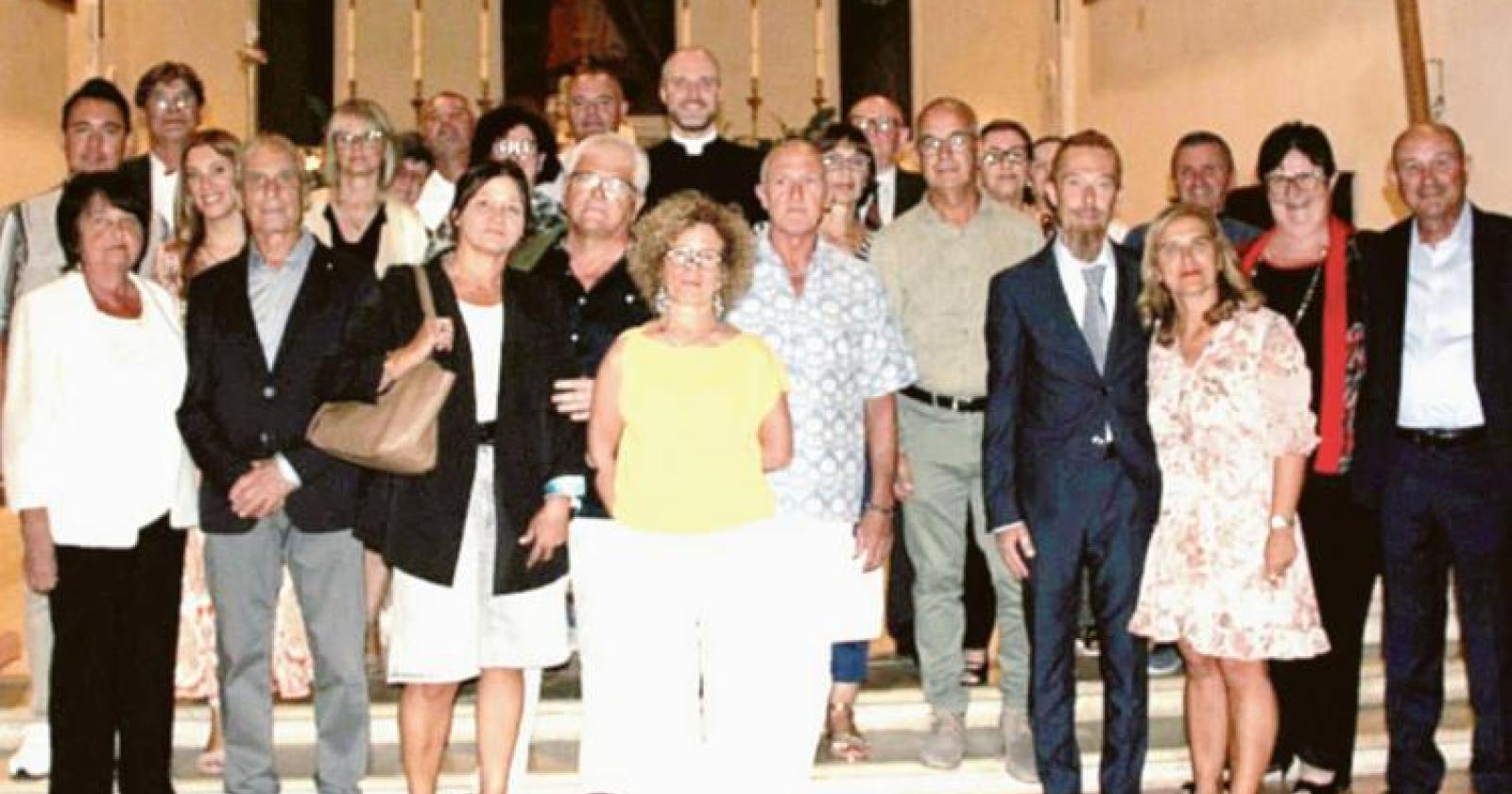 Una grande festa per 14 coppie