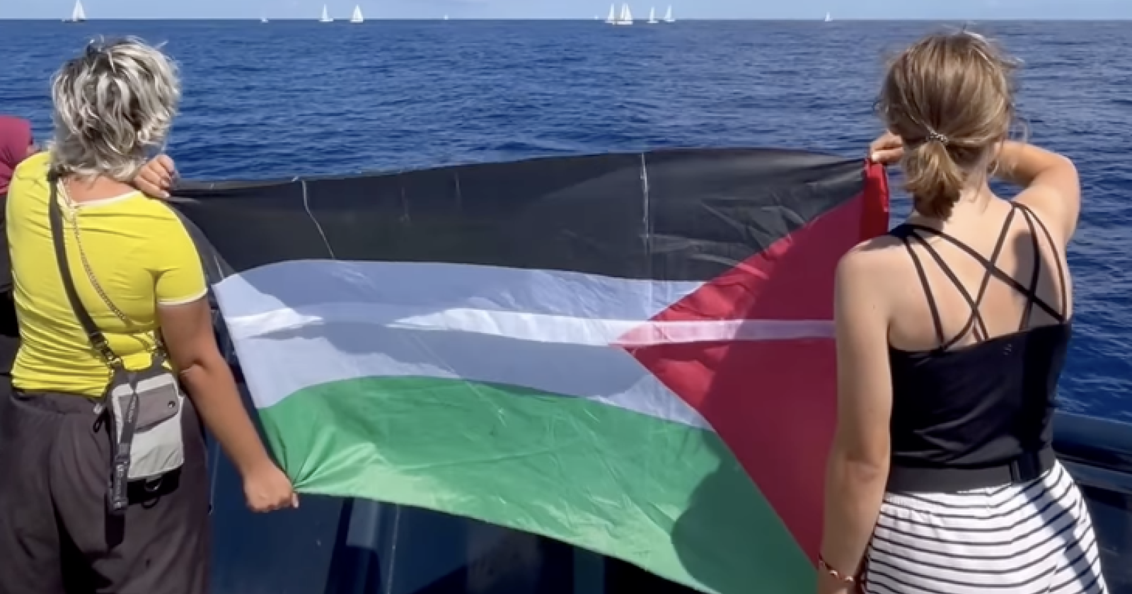 Pioggia di droni sulla Global Sumud Flotilla