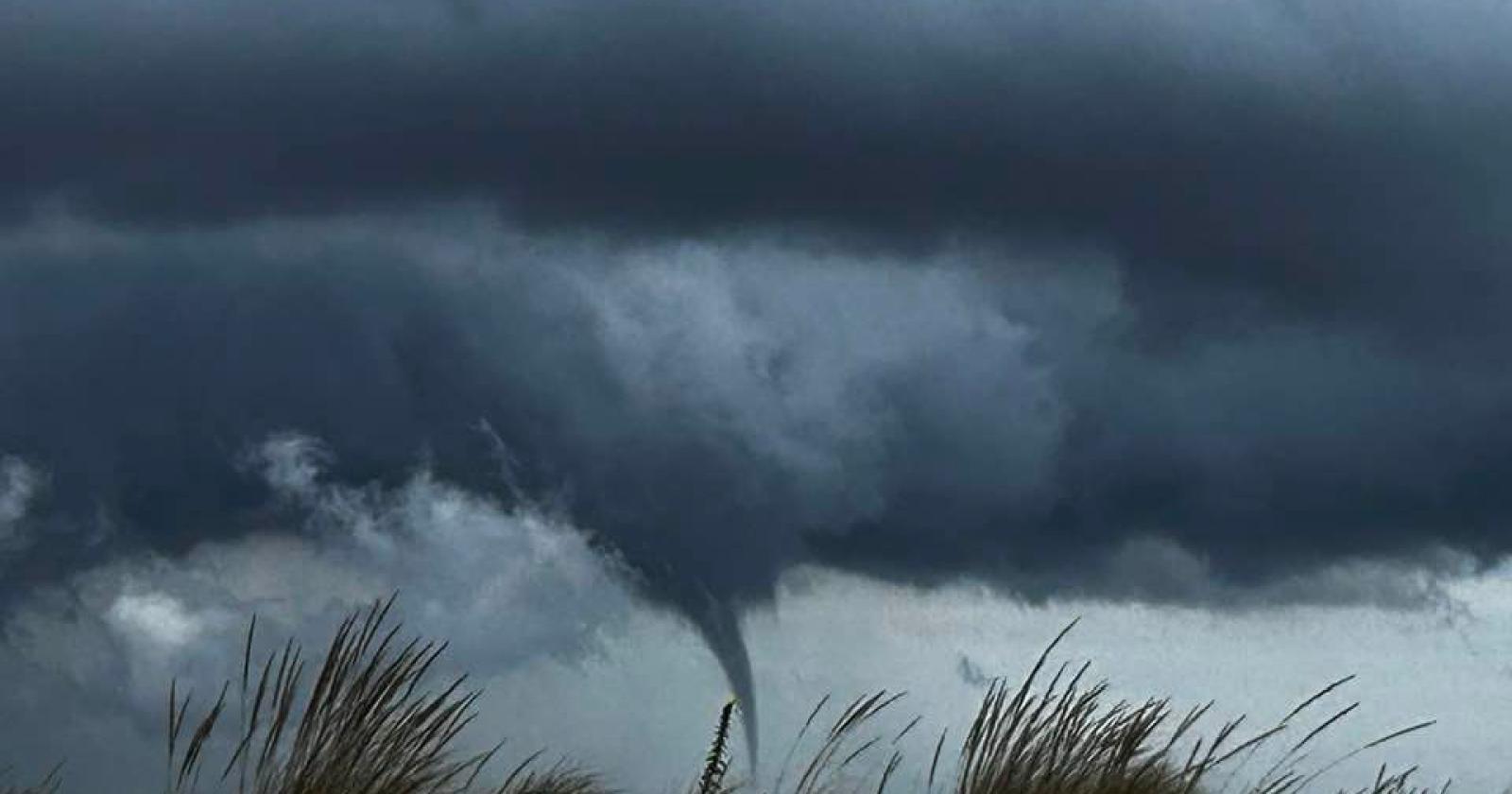 Un'altra impressionante tromba marina