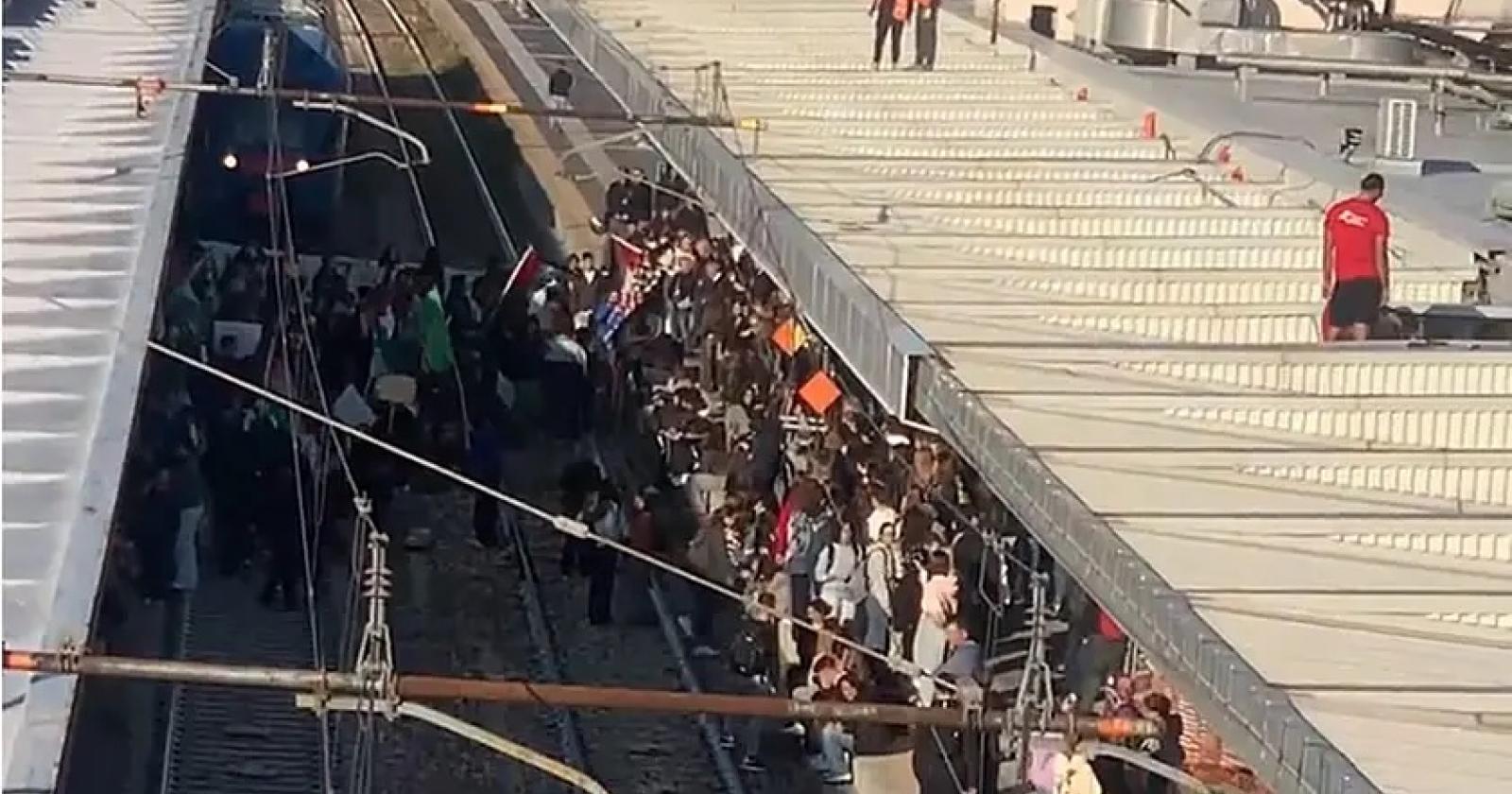 Treviso, manifestanti bloccano treni: sanzioni e tensioni nel cuore del Nordest