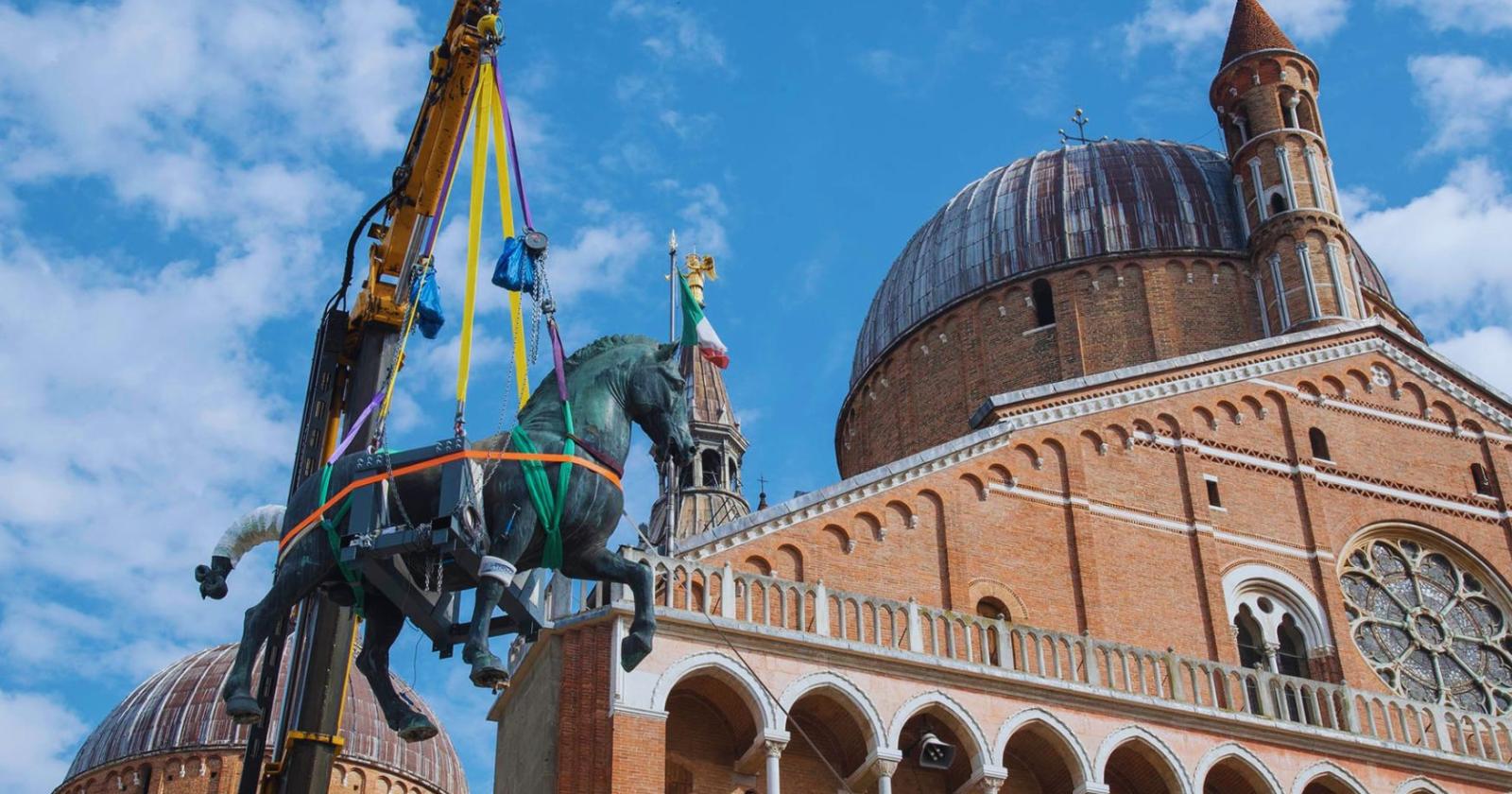 Via il Gattamelata, partito il restauro