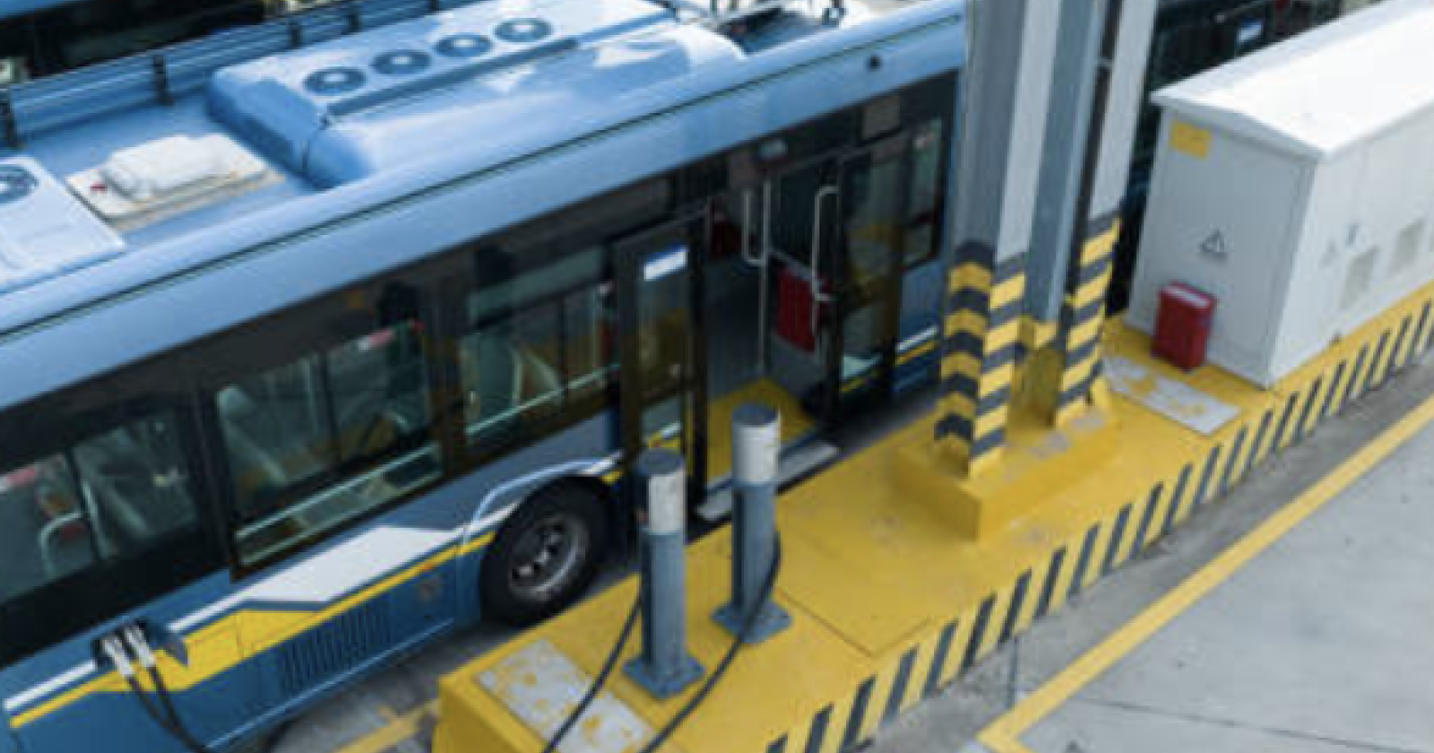 Furgoni e bus elettrici battono il diesel
