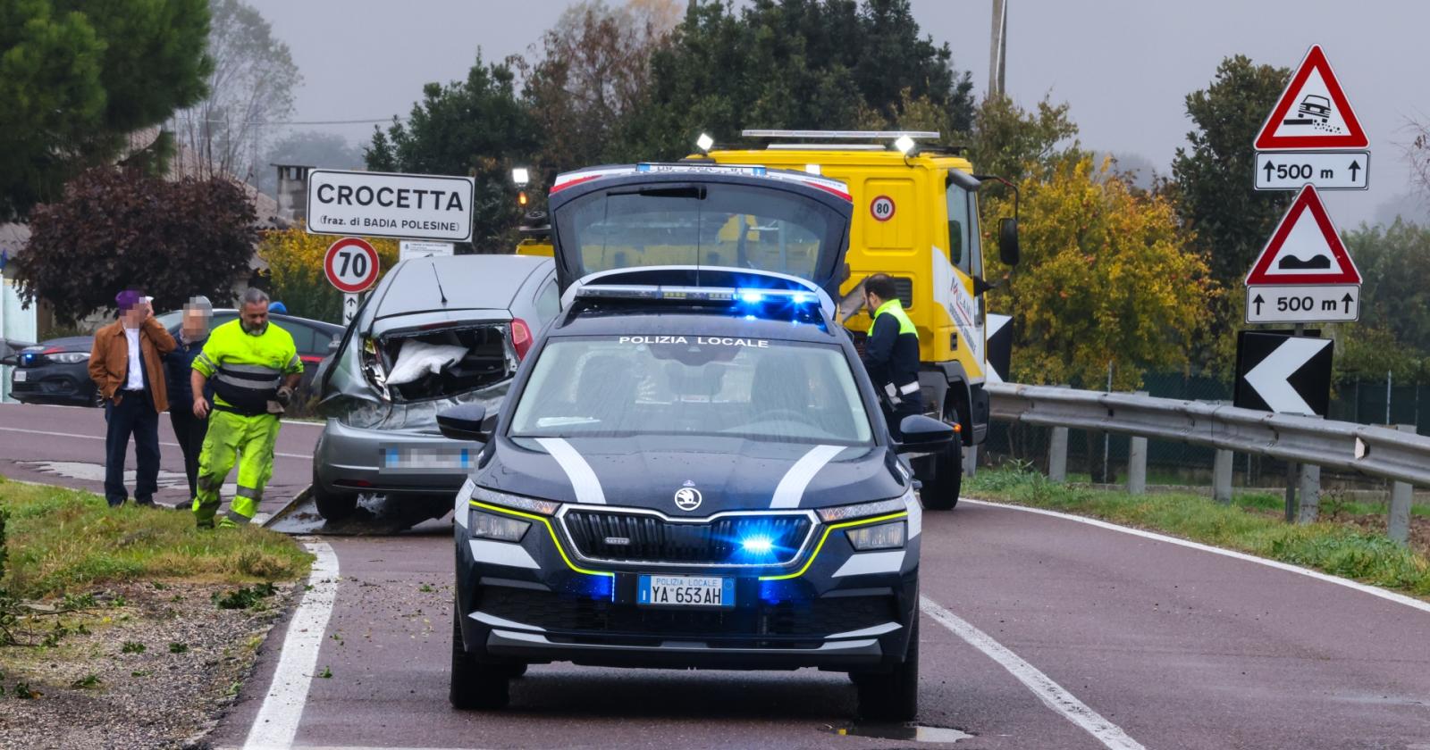 Auto distrutta e paura, provinciale chiusa