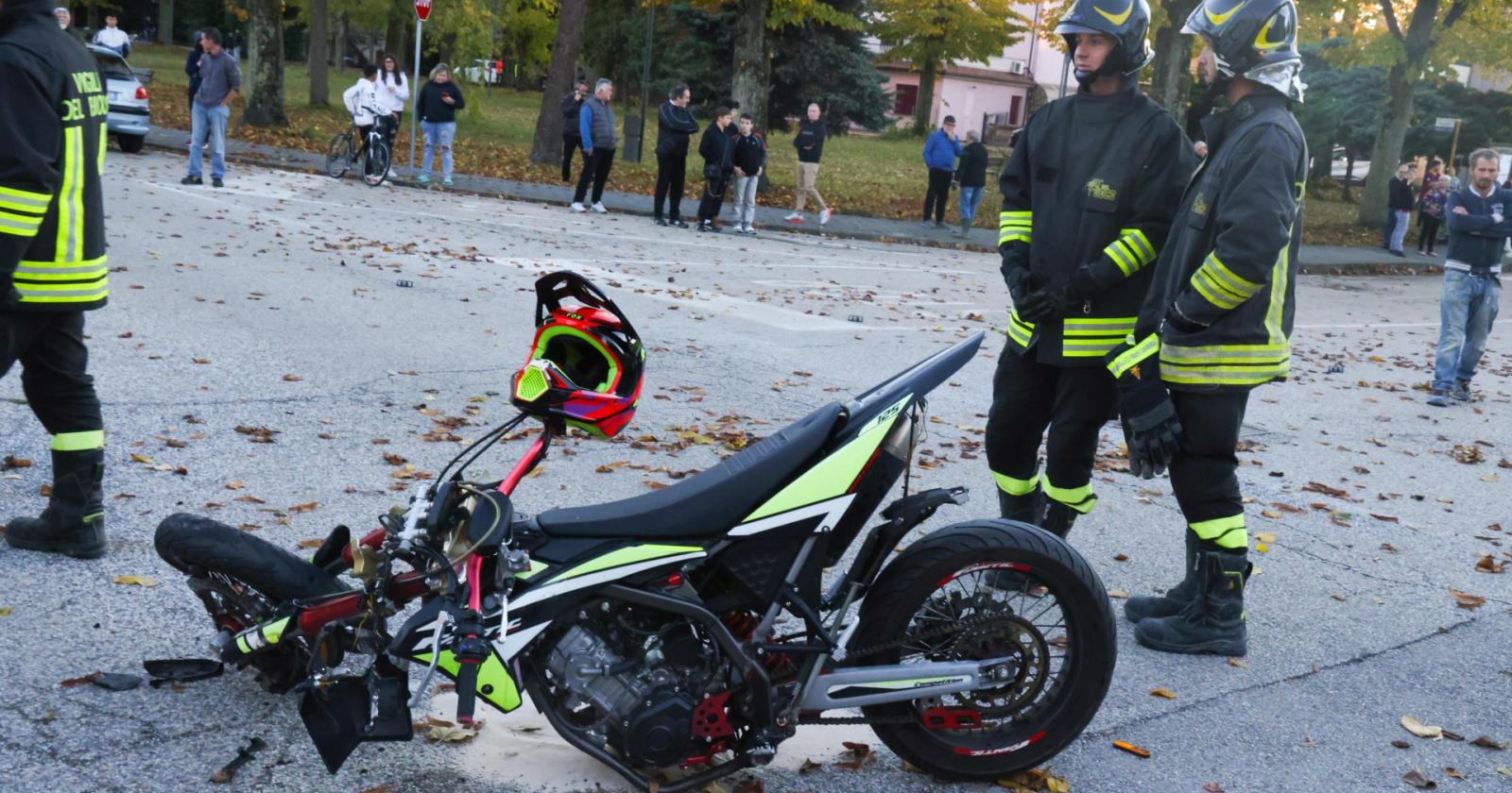 Operato il 19enne ferito in moto