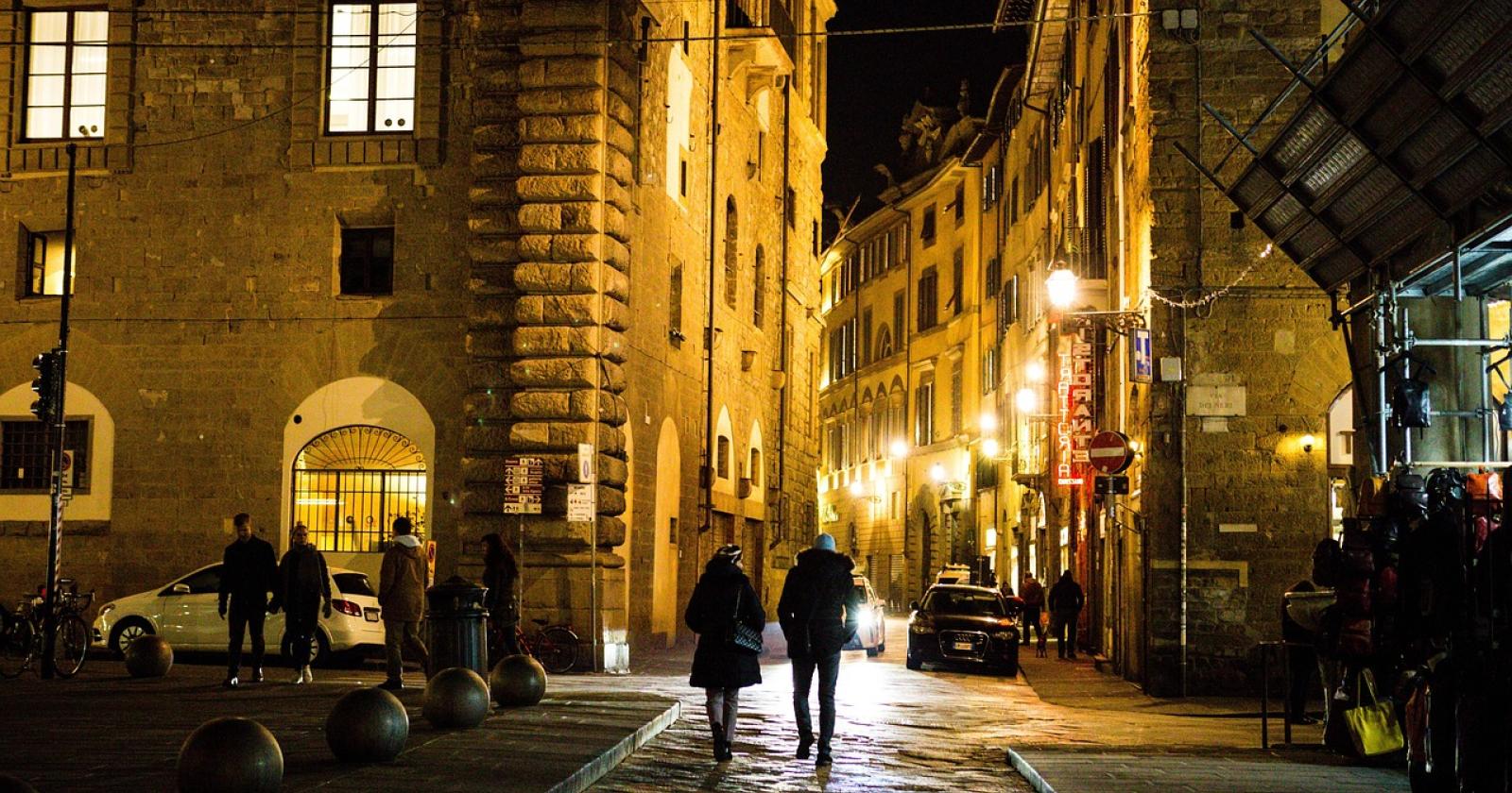 Rovigo dopo il tramonto: come la vita notturna si fonde con la cultura digitale