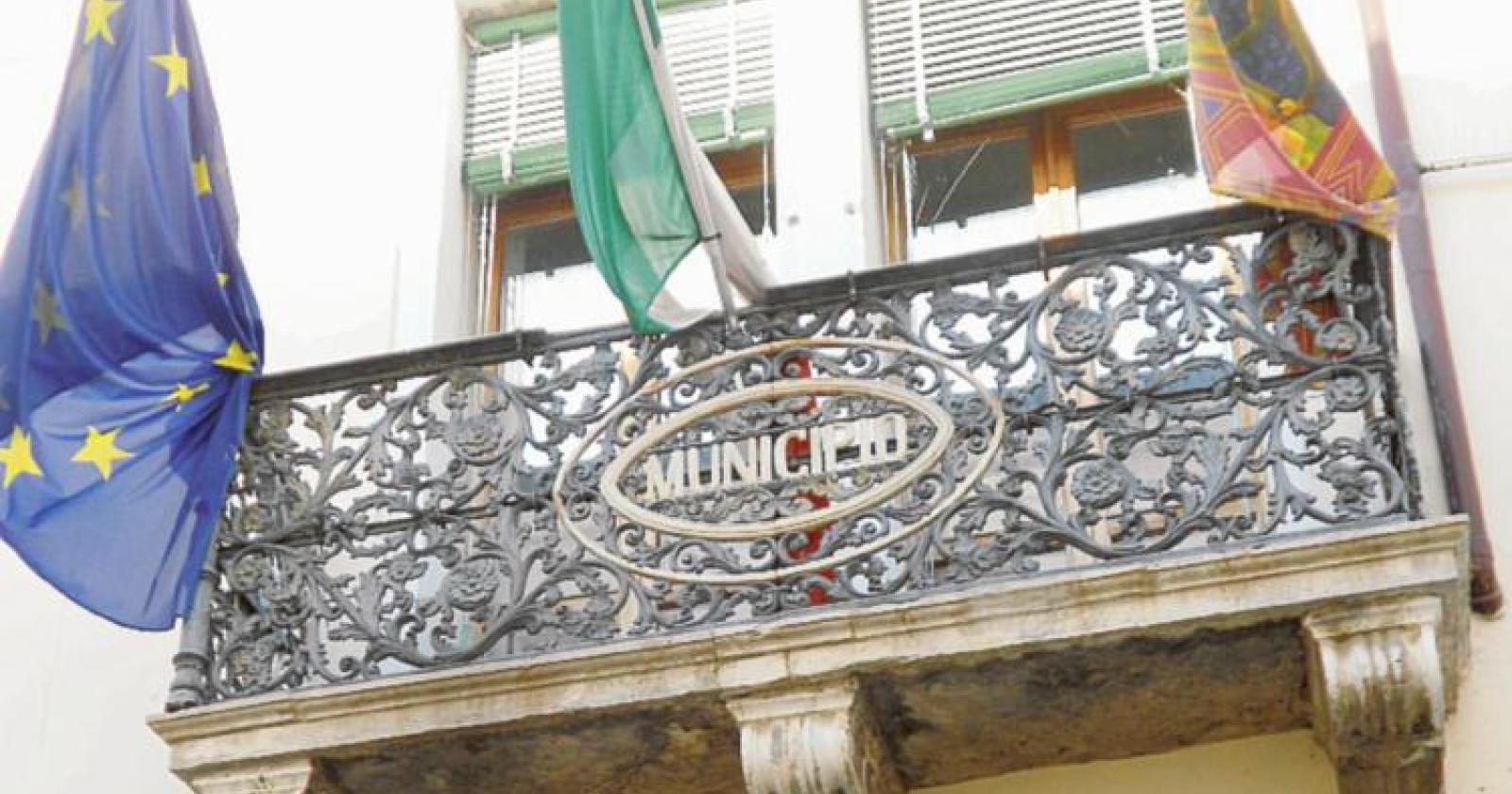 “Uffici comunali, no ai volontari”