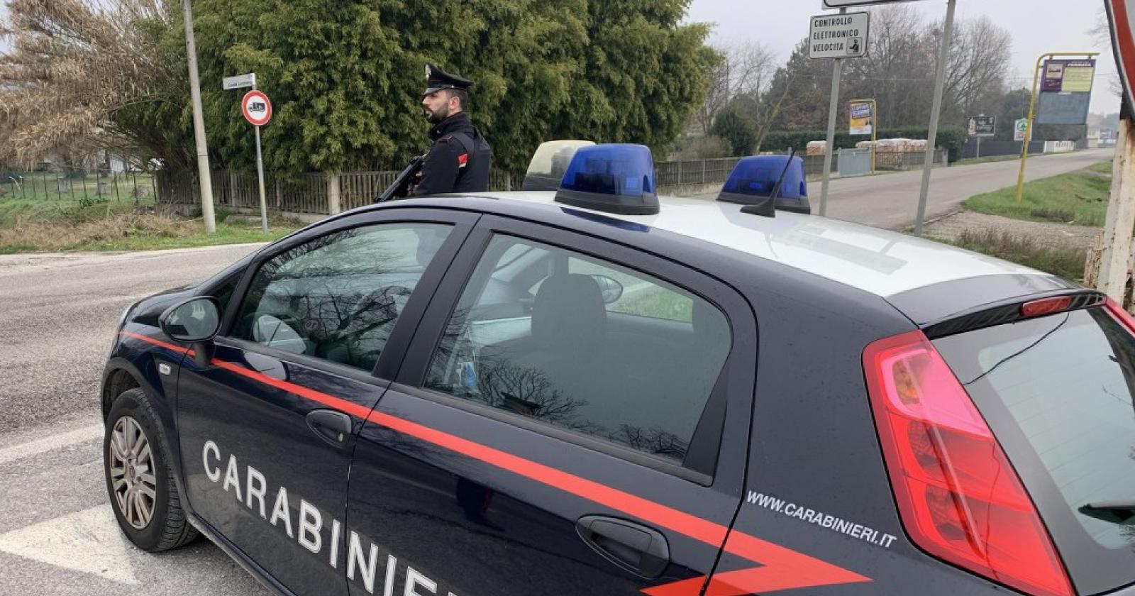 Pugni al carabiniere, ma niente carcere