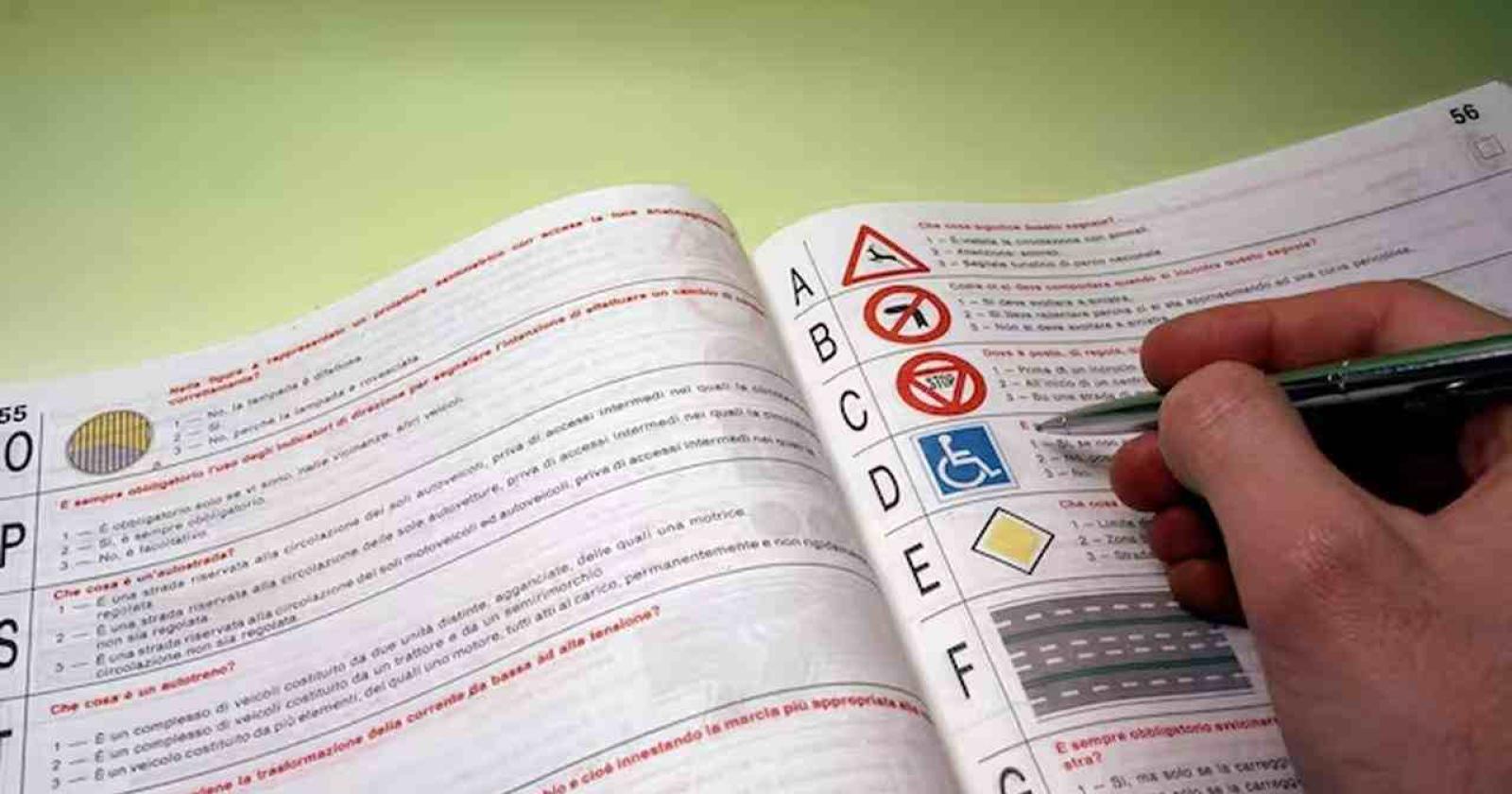 La patente torna ai controlli manuali