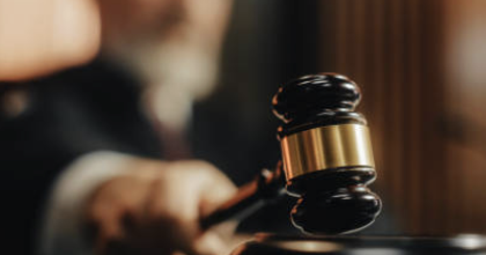 "Niente Coca-Cola o andrete all&rsquo;inferno": madre a processo per maltrattamenti