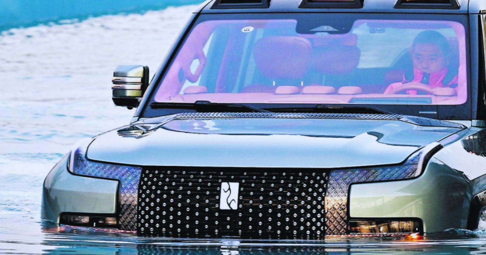 L’auto che sfida l’acqua