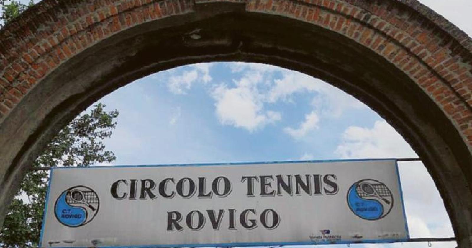 Campi da tennis, i lavori e la gara