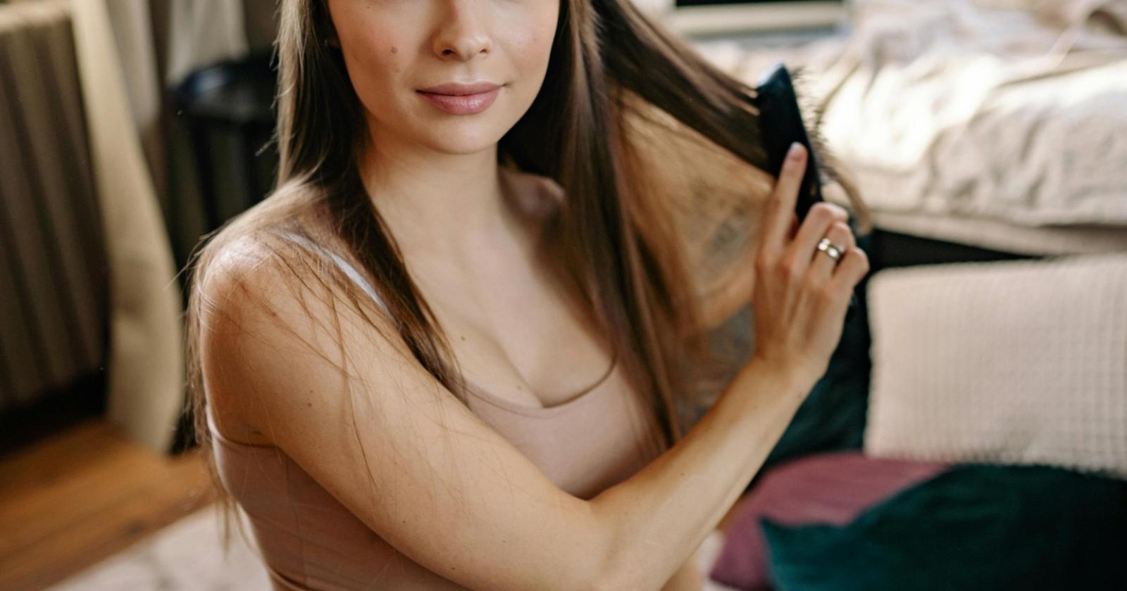 Capelli in autunno: perché cadono