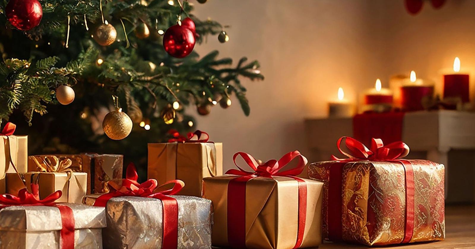 Giochi, profumi e cartoleria in testa 