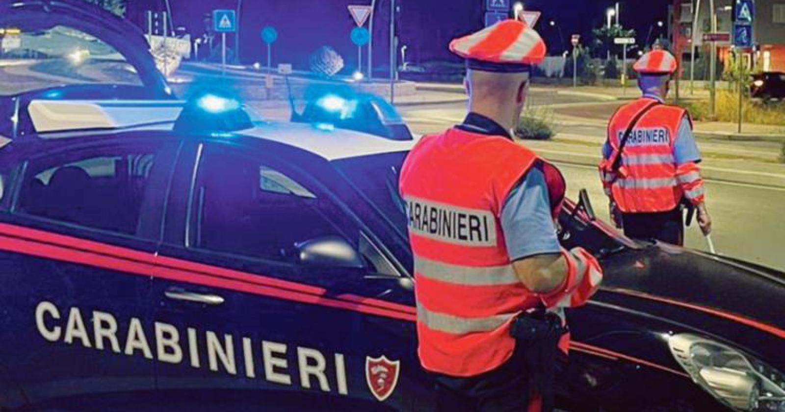 A fari spenti per evitare il controllo