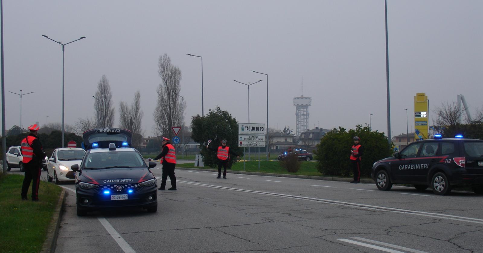 Col coltello al bar: ubriaco multato e denunciato