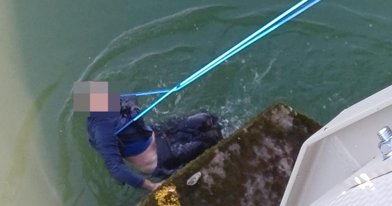 Uomo salvato dalle correnti dell'Adige