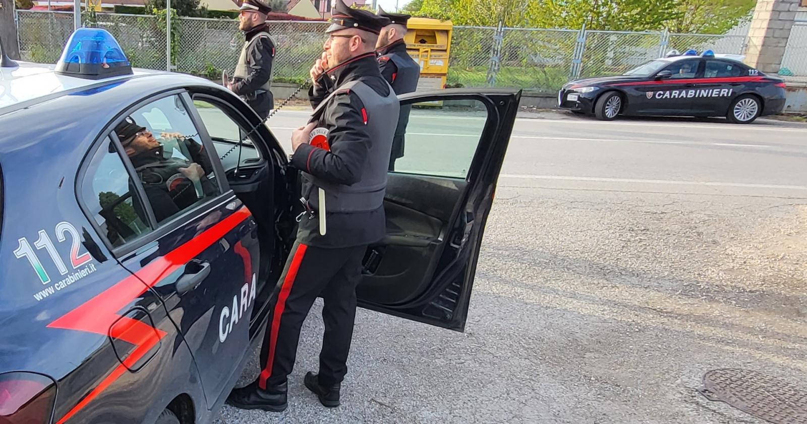 Rubava nelle case, arrestata