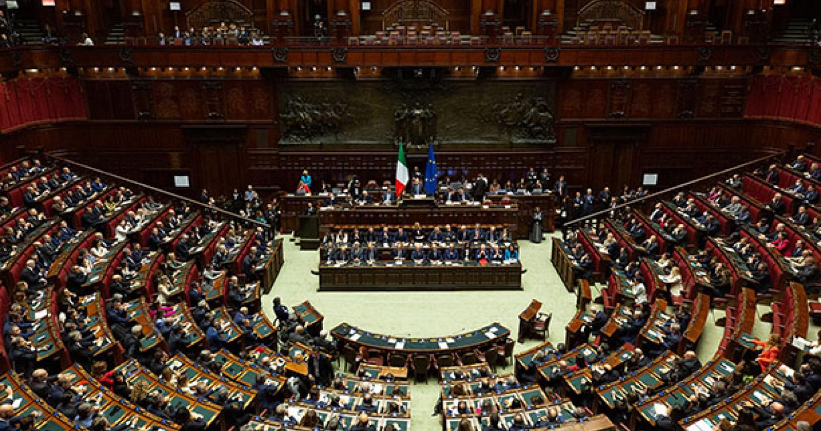 Manovra, pensioni pi&ugrave; lontane e Tfr automatico