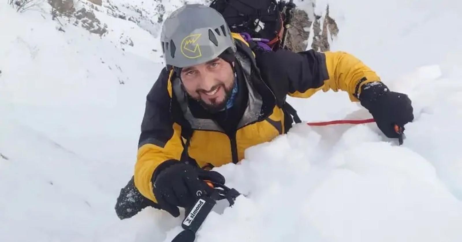 Travolto da una slavina, muore uno scialpinista