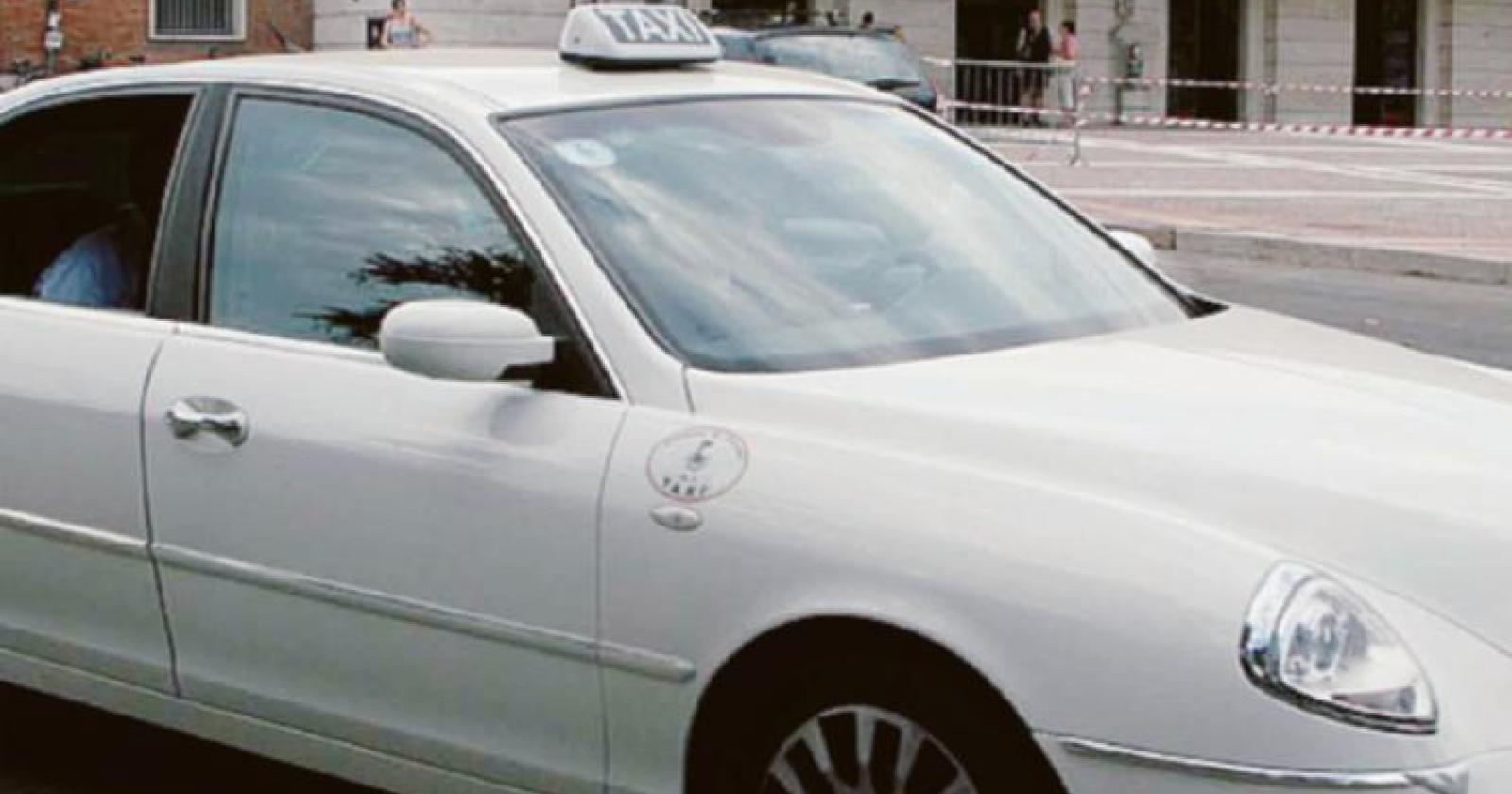 Taxi, il servizio si allunga di due ore