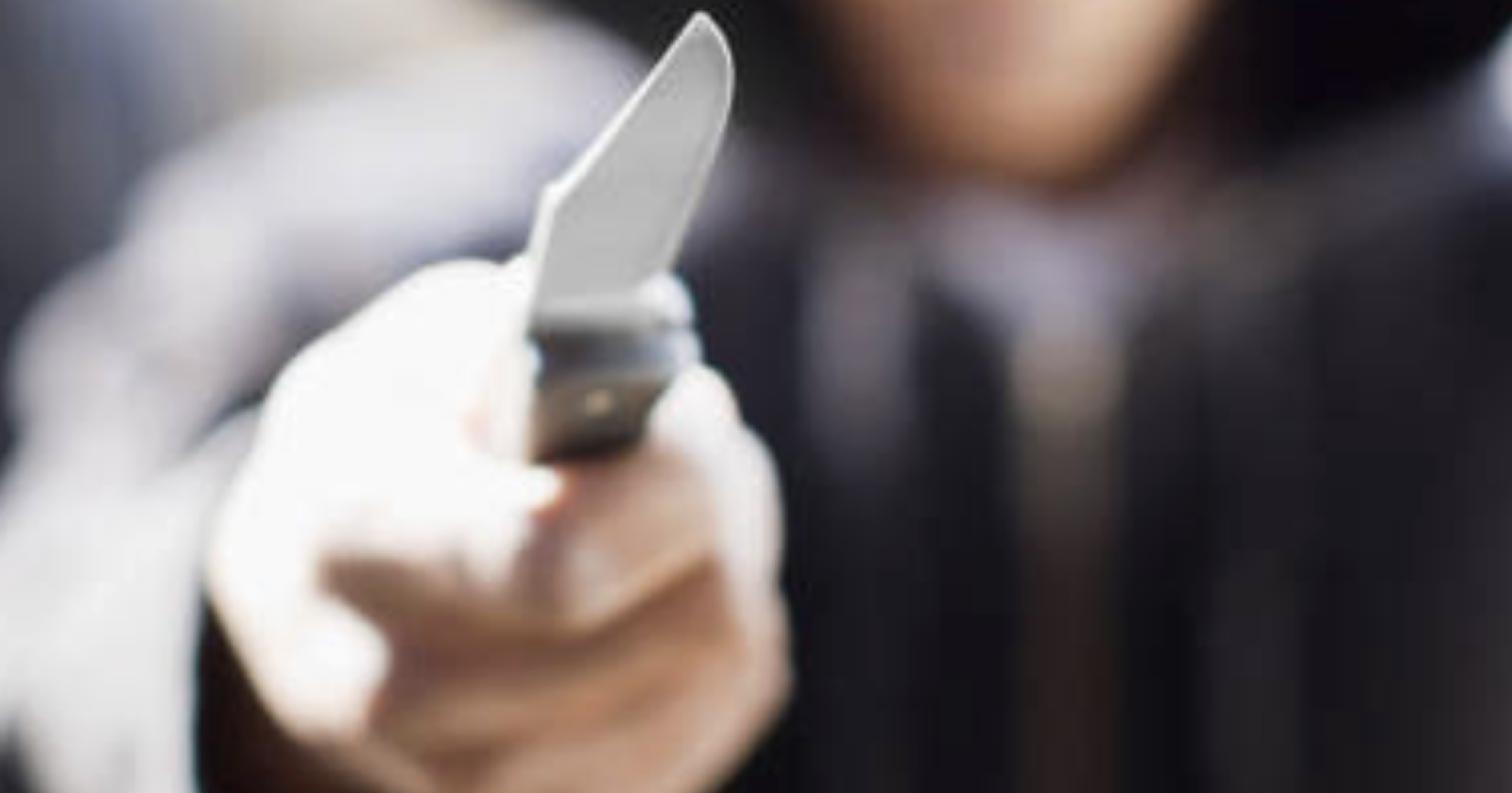 Multe ai genitori e stop ai coltelli