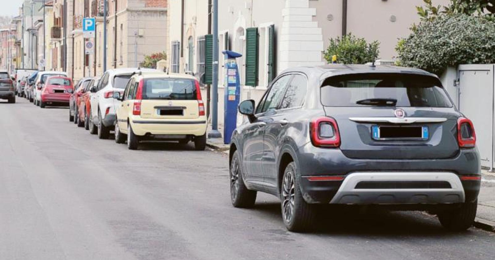 Niente strisce blu e meno entrate