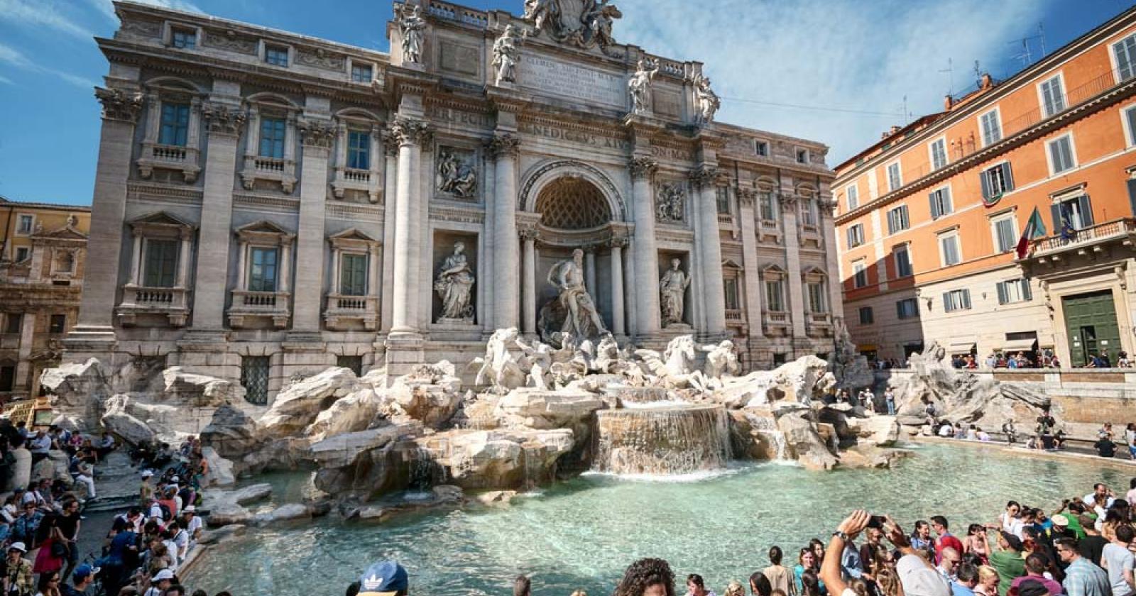 Fontana di Trevi a pagamento: 2 euro per entrare dal 2 febbraio