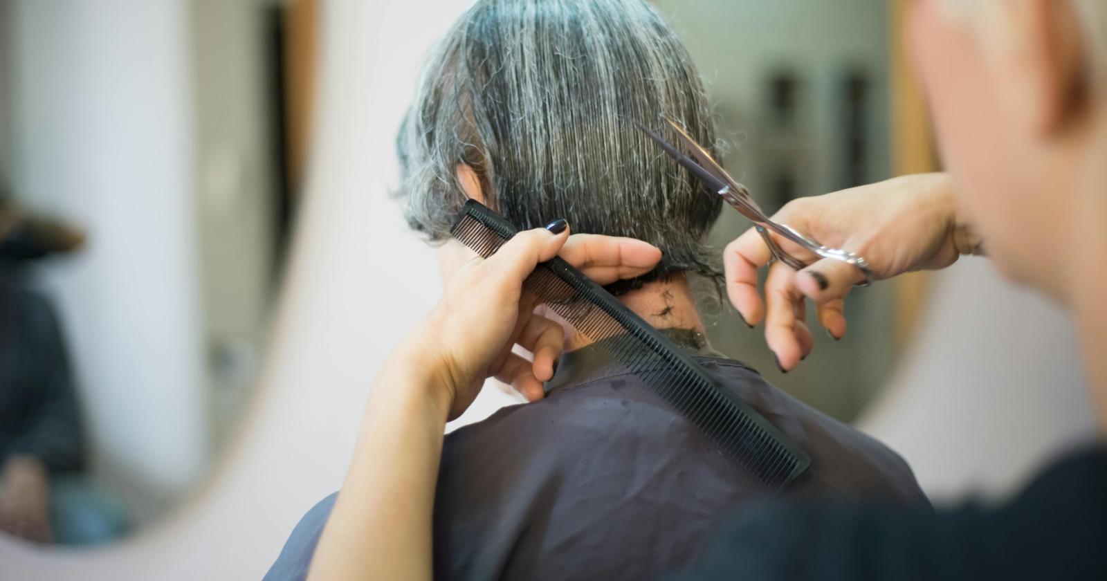 Carla, parrucchiera a 88 anni