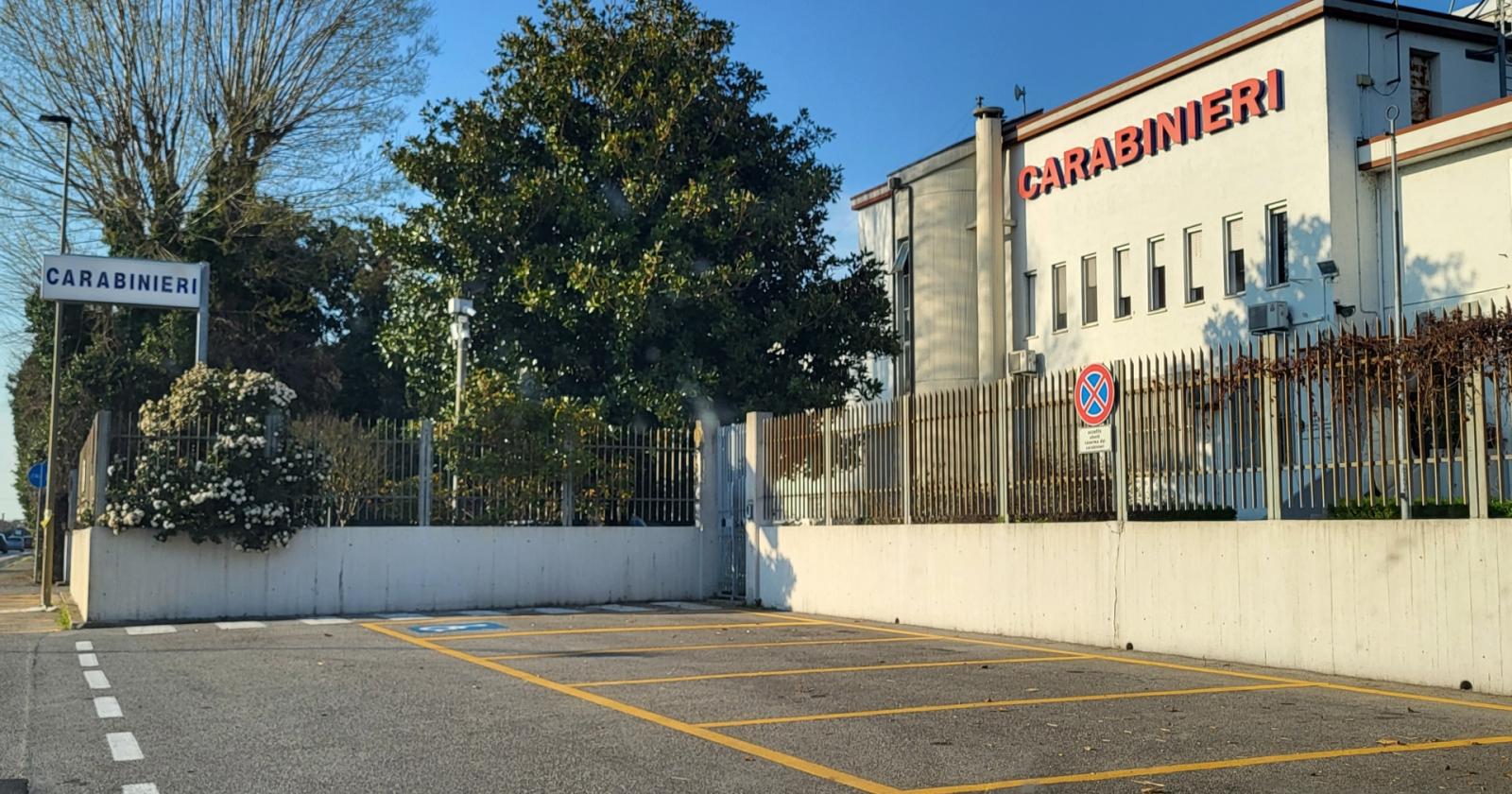 Rapina una donna per strada: preso