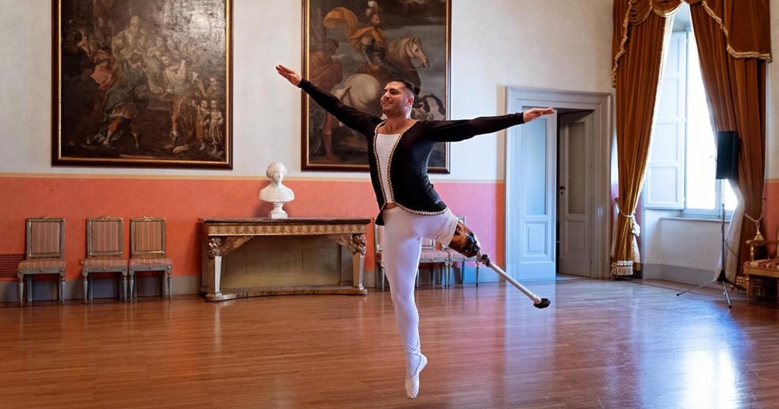 Daniele, ballerino con una protesi in Arena