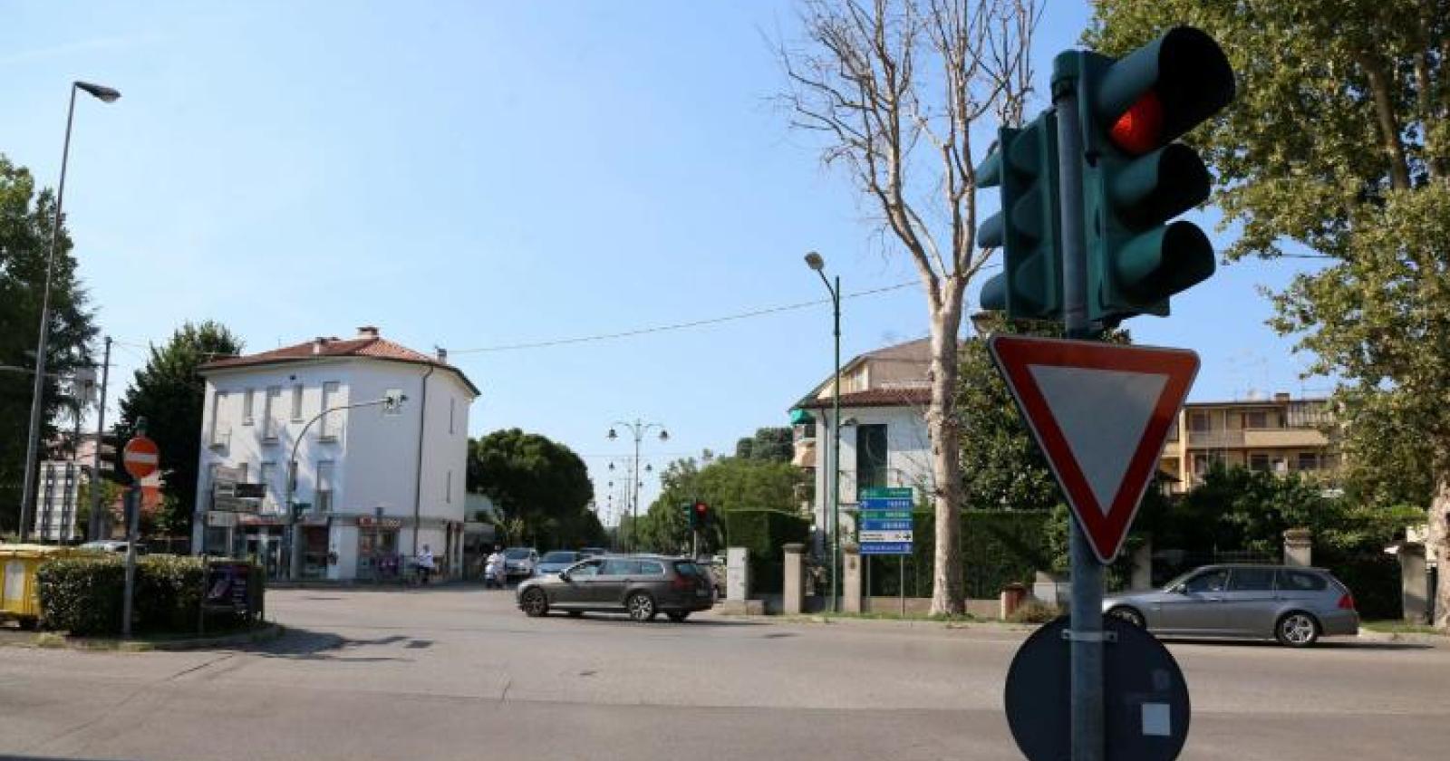 Rotonda da Ponta, semaforo verde