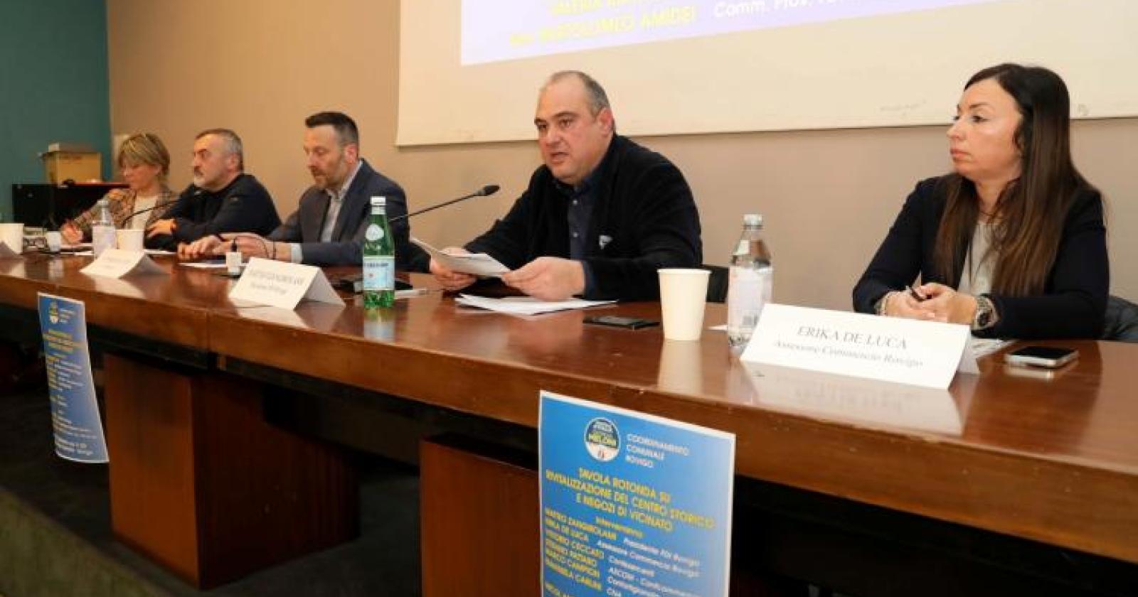 Al capezzale del commercio malato