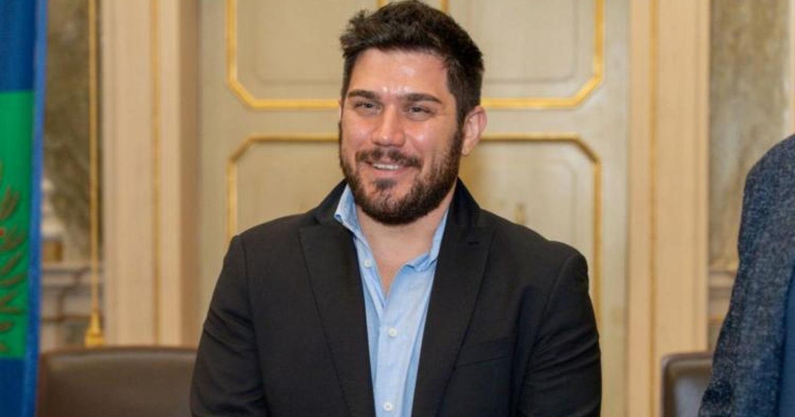 &ldquo;Una scultura entro tre mesi&rdquo;