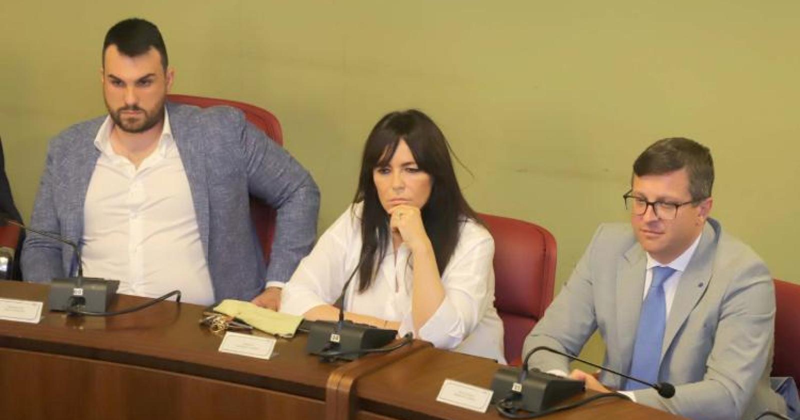 Dilemma trivelle in maggioranza