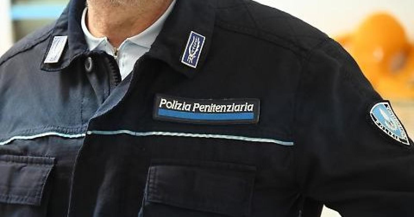 Entra in carcere imbottito di droga ed sd