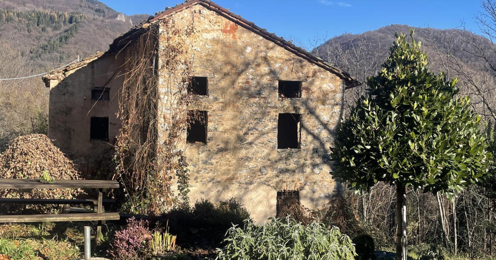 Case a 1 euro nelle Piccole Dolomiti