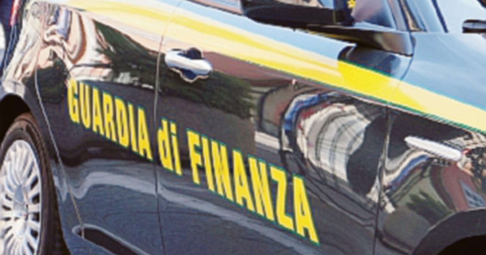Accusata di circonvenzione di incapace, la bancaria è stata assolta