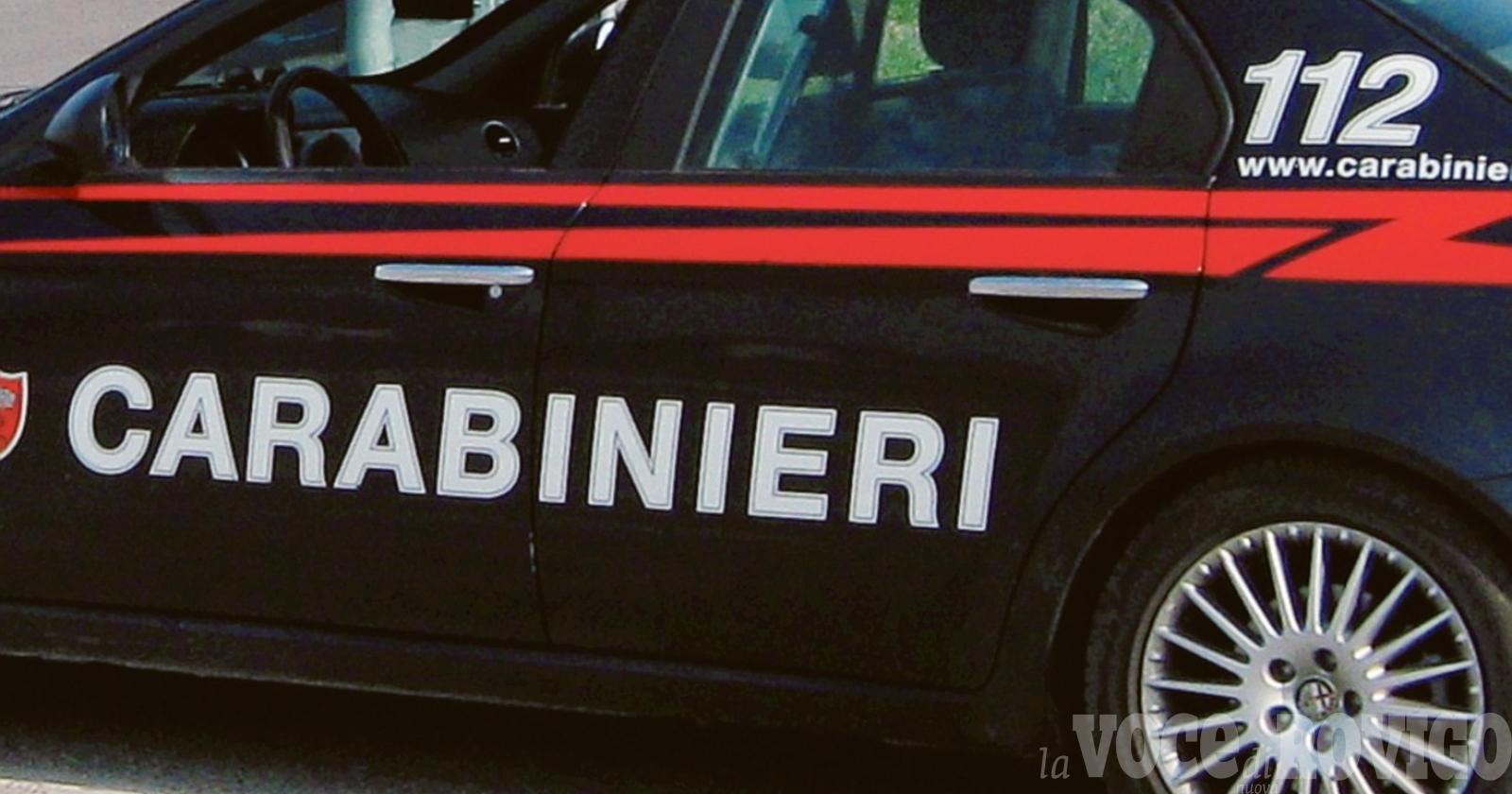 Falcia un pedone e fugge: è caccia al responsabile