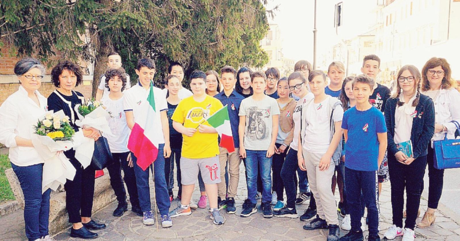 Un’aiuola tricolore come bandiera