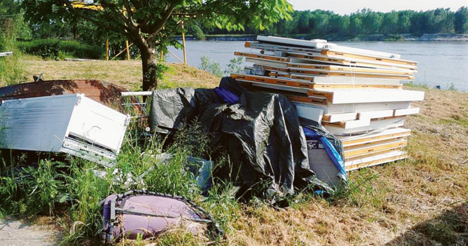 Un’altra discarica a cielo aperto in riva al Po