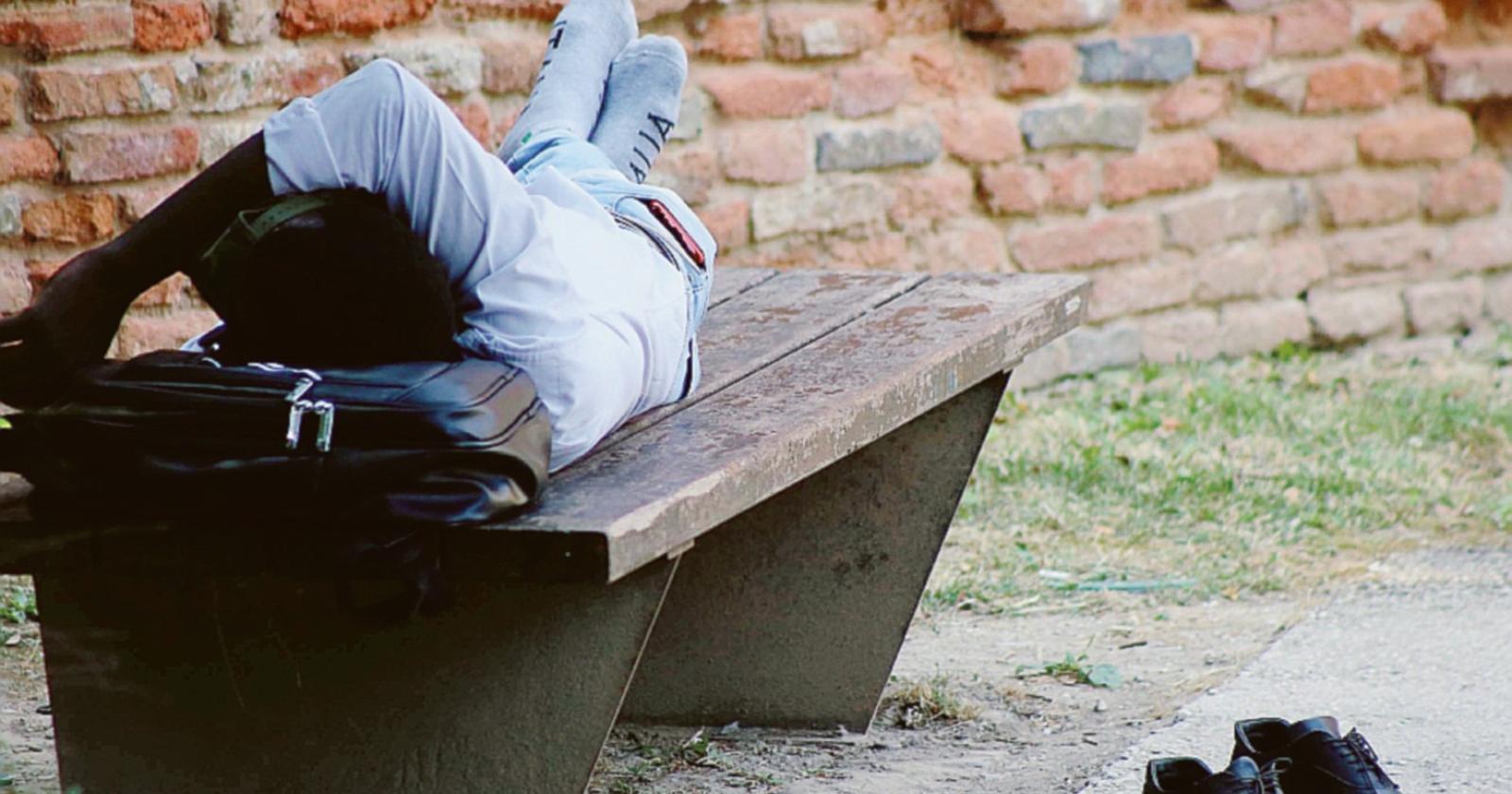 Un dormitorio in pieno giorno
