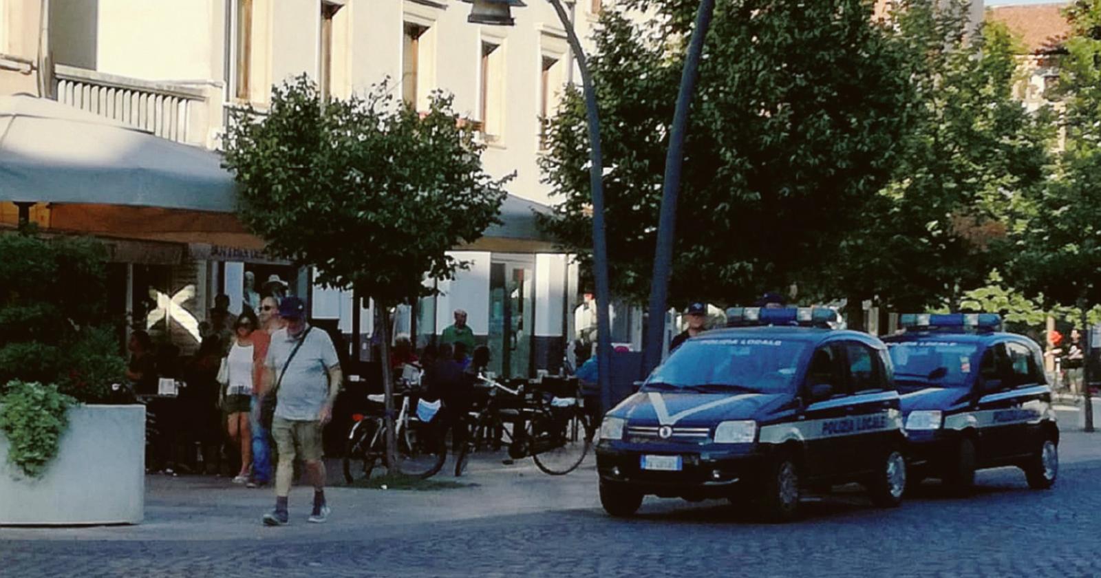 Sedie e tavolini, confusioni e multe
