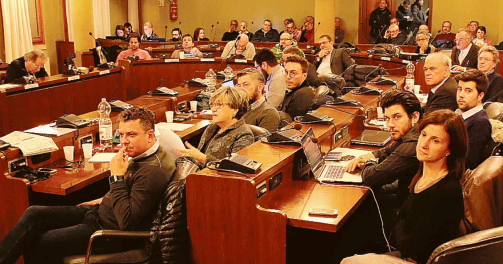 Il consiglio comunale riduce i gettoni ai politici